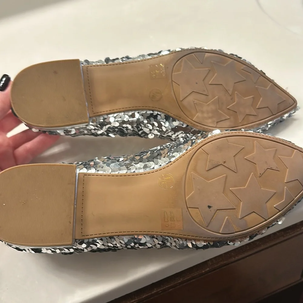 Chinese laundry silver sequin ballet flats. Size 9. - Picture 4 of 6